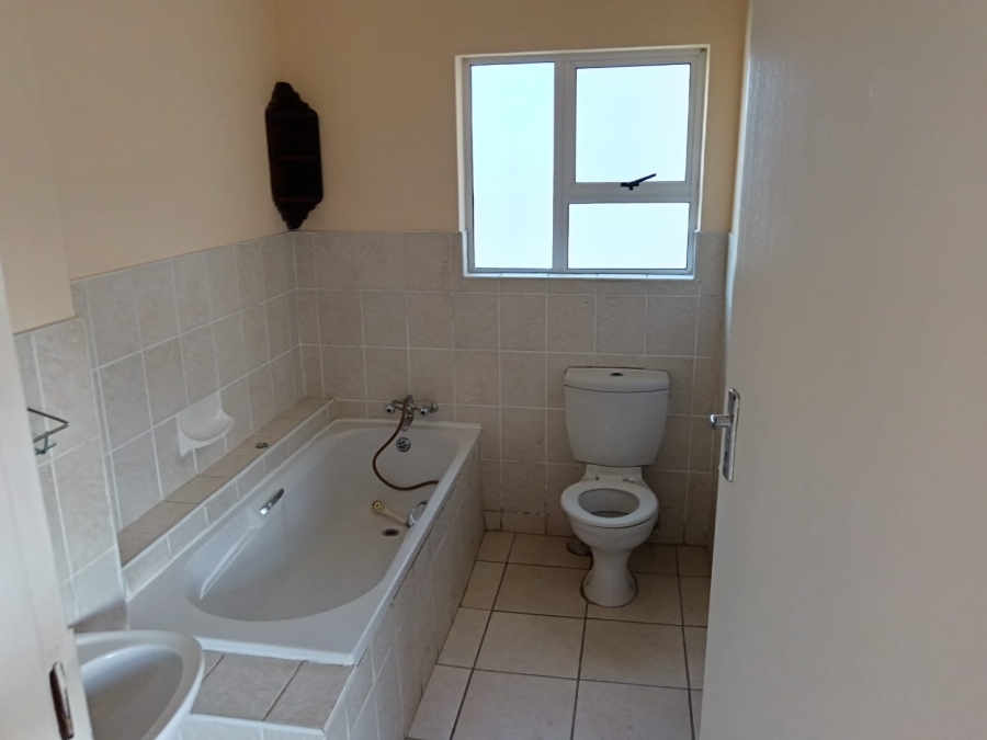 4 Bedroom Property for Sale in Beacon Bay North Eastern Cape